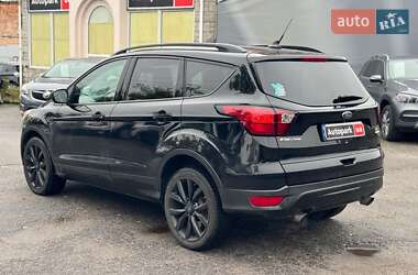 Внедорожник / Кроссовер Ford Escape 2019 в 