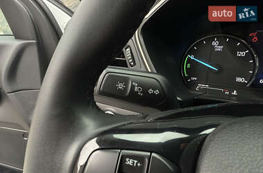 Позашляховик / Кросовер Ford Escape 2022 в 