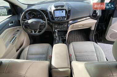 Внедорожник / Кроссовер Ford Escape 2016 в 