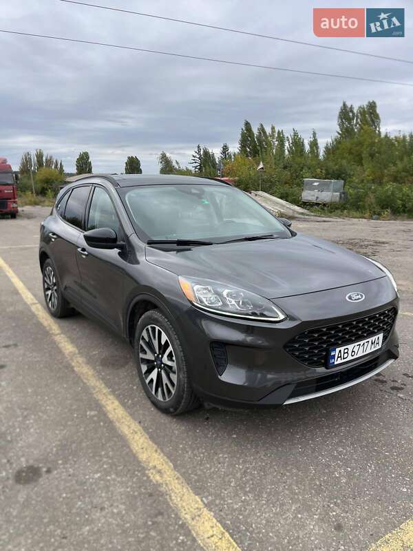 Внедорожник / Кроссовер Ford Escape 2020 в 