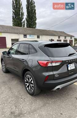 Внедорожник / Кроссовер Ford Escape 2020 в 