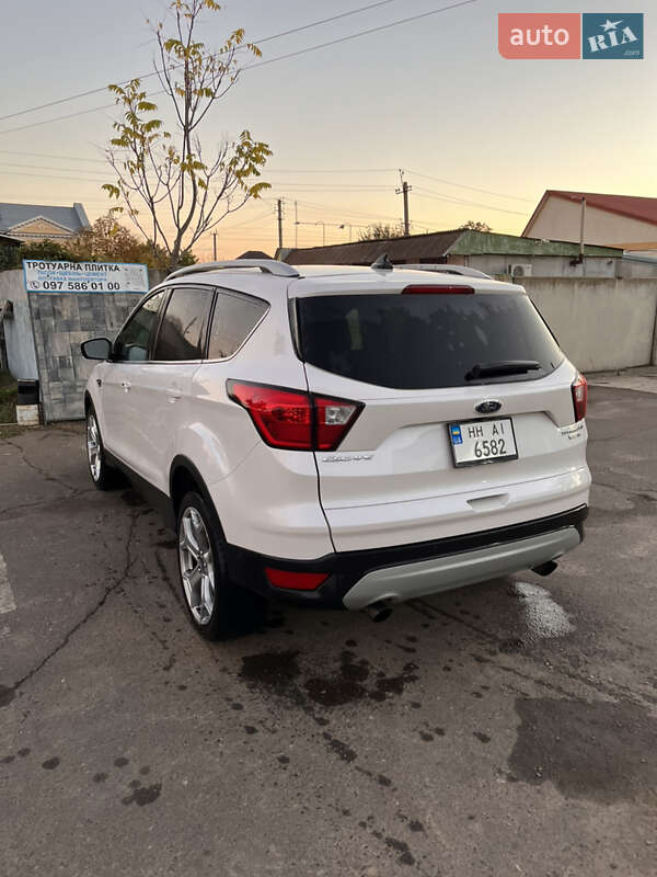 Внедорожник / Кроссовер Ford Escape 2018 в Килии фото 35 Внедорожник / Кроссовер Ford Escape 2018 в Килии