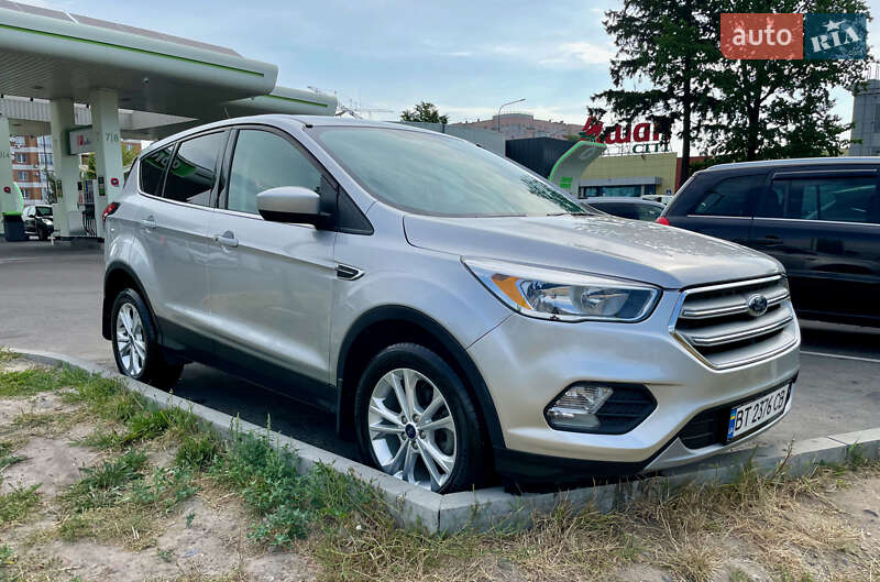 Внедорожник / Кроссовер Ford Escape 2019 в 