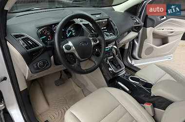 Позашляховик / Кросовер Ford Escape 2013 в 