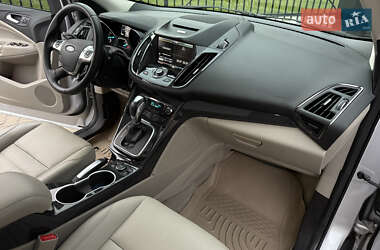 Позашляховик / Кросовер Ford Escape 2013 в 