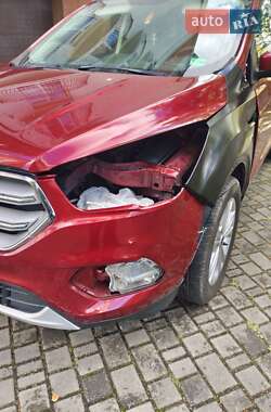 Позашляховик / Кросовер Ford Escape 2018 в 