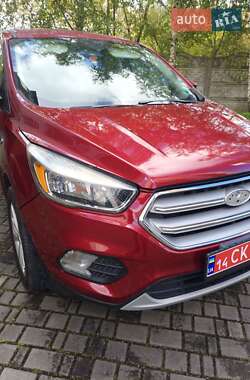 Позашляховик / Кросовер Ford Escape 2018 в 