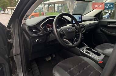 Позашляховик / Кросовер Ford Escape 2022 в 