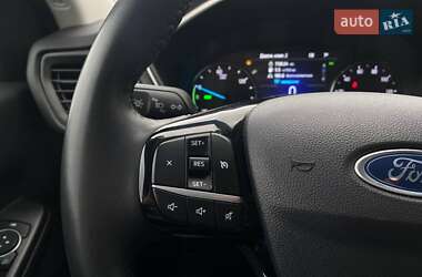 Позашляховик / Кросовер Ford Escape 2022 в 