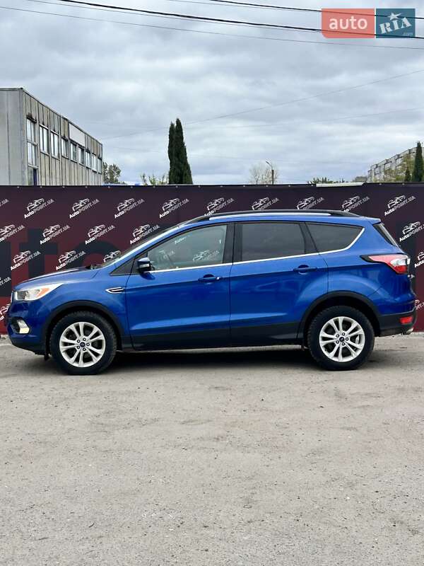 Внедорожник / Кроссовер Ford Escape 2017 в Сумах