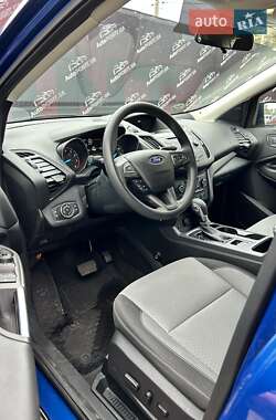 Позашляховик / Кросовер Ford Escape 2017 в 