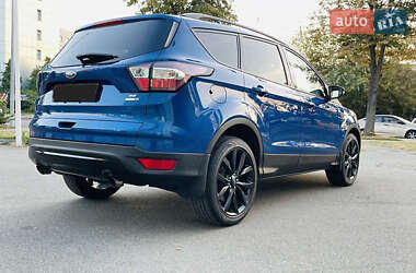 Внедорожник / Кроссовер Ford Escape 2017 в 
