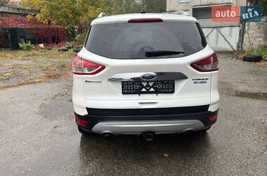 Внедорожник / Кроссовер Ford Escape 2016 в 
