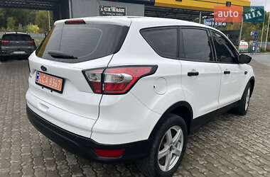 Внедорожник / Кроссовер Ford Escape 2017 в 