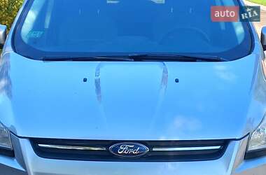 Позашляховик / Кросовер Ford Escape 2014 в 