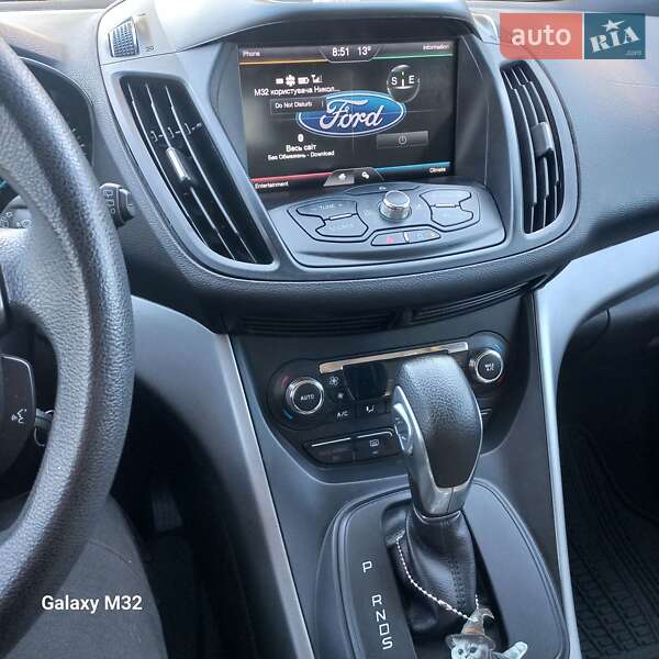 Позашляховик / Кросовер Ford Escape 2014 в 