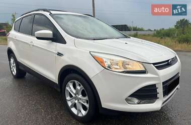 Позашляховик / Кросовер Ford Escape 2013 в 