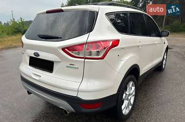 Позашляховик / Кросовер Ford Escape 2013 в 