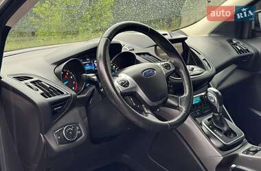 Позашляховик / Кросовер Ford Escape 2013 в 