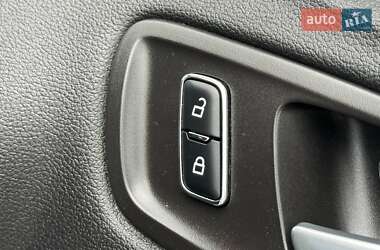 Позашляховик / Кросовер Ford Escape 2013 в 