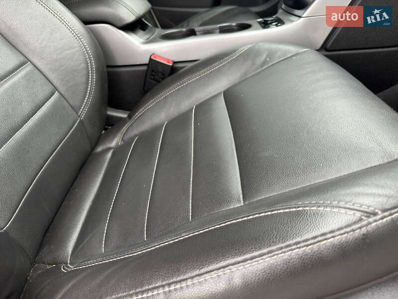 Внедорожник / Кроссовер Ford Escape 2013 в Ахтырке