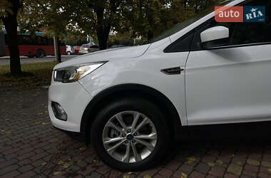 Позашляховик / Кросовер Ford Escape 2016 в  фото 6 Позашляховик / Кросовер Ford Escape 2016 в