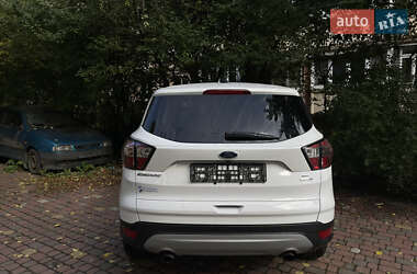 Позашляховик / Кросовер Ford Escape 2016 в  фото 15 Позашляховик / Кросовер Ford Escape 2016 в