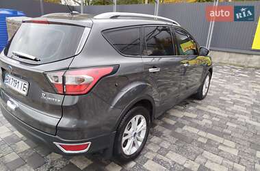 Внедорожник / Кроссовер Ford Escape 2018 в 
