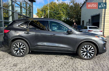 Позашляховик / Кросовер Ford Escape 2019 в 