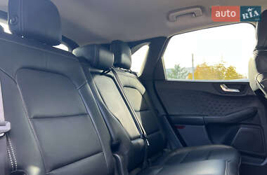 Позашляховик / Кросовер Ford Escape 2019 в 