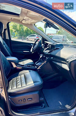 Внедорожник / Кроссовер Ford Escape 2015 в 