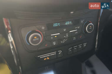 Внедорожник / Кроссовер Ford Escape 2019 в 