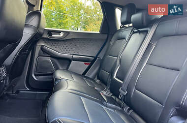 Внедорожник / Кроссовер Ford Escape 2019 в 