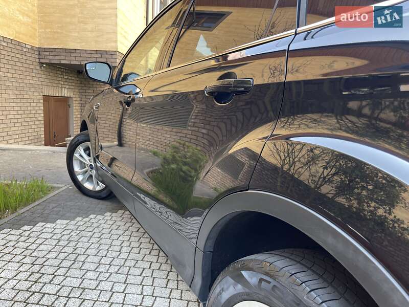 Внедорожник / Кроссовер Ford Escape 2018 в Стрые