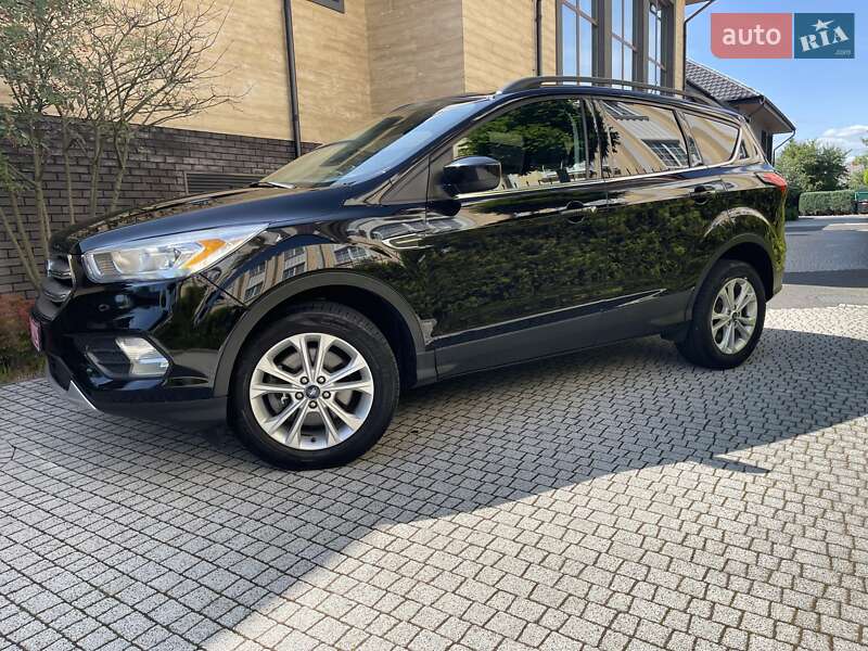 Внедорожник / Кроссовер Ford Escape 2018 в Стрые