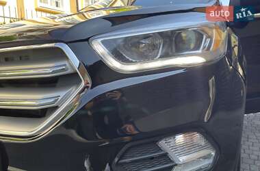 Внедорожник / Кроссовер Ford Escape 2018 в 