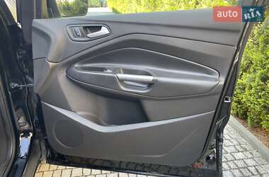 Внедорожник / Кроссовер Ford Escape 2018 в 
