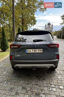 Внедорожник / Кроссовер Ford Escape 2024 в 