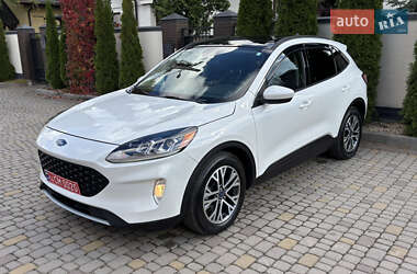 Внедорожник / Кроссовер Ford Escape 2020 в 