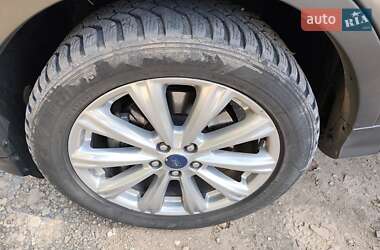 Внедорожник / Кроссовер Ford Escape 2017 в 