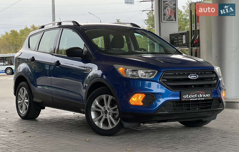 Внедорожник / Кроссовер Ford Escape 2016 в Николаеве