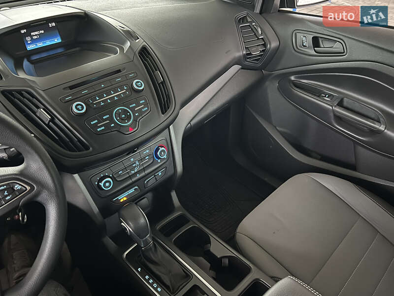 Внедорожник / Кроссовер Ford Escape 2016 в Николаеве