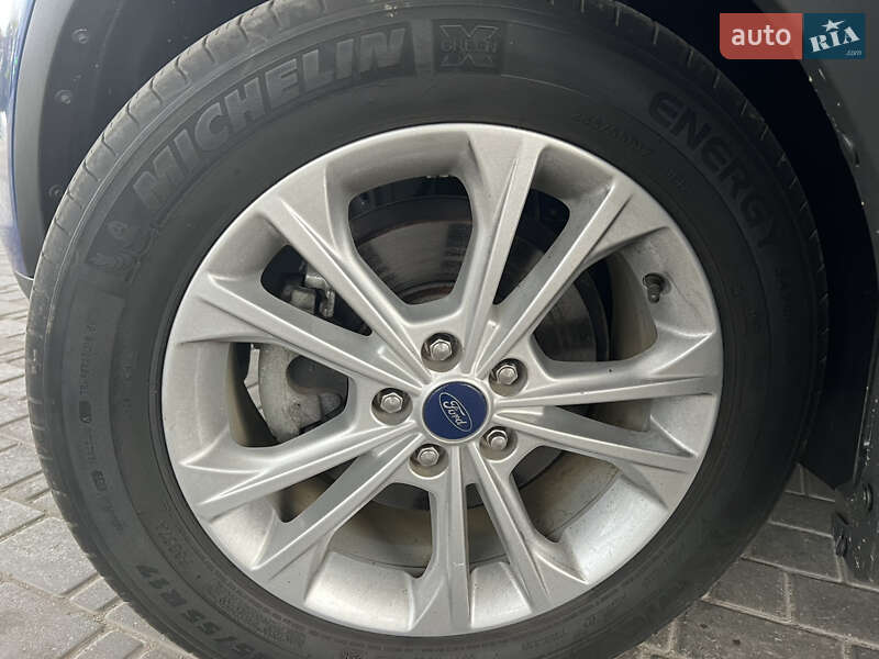 Внедорожник / Кроссовер Ford Escape 2016 в Николаеве