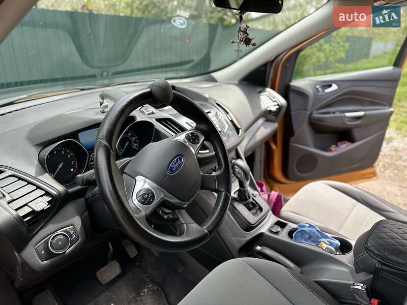 Внедорожник / Кроссовер Ford Escape 2016 в Диканьке