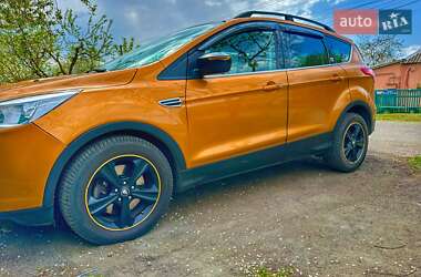 Позашляховик / Кросовер Ford Escape 2016 в 