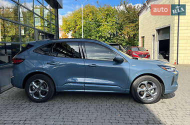 Позашляховик / Кросовер Ford Escape 2023 в 
