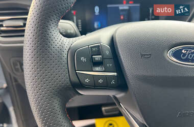 Позашляховик / Кросовер Ford Escape 2023 в 