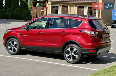 Позашляховик / Кросовер Ford Escape 2018 в 