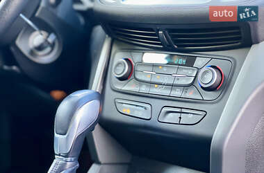 Позашляховик / Кросовер Ford Escape 2018 в 