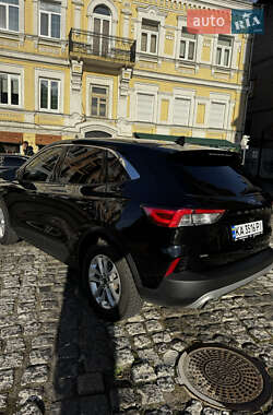 Внедорожник / Кроссовер Ford Escape 2022 в 